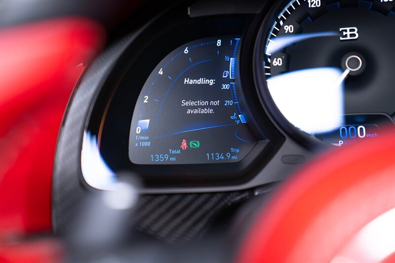 Used 2024 Bugatti Chiron Super Sport AWD/4WD image 33