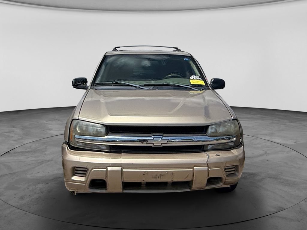 Used 2004 Chevrolet TrailBlazer LS w/ LS Preferred Equipment Group AWD/4WD image 3