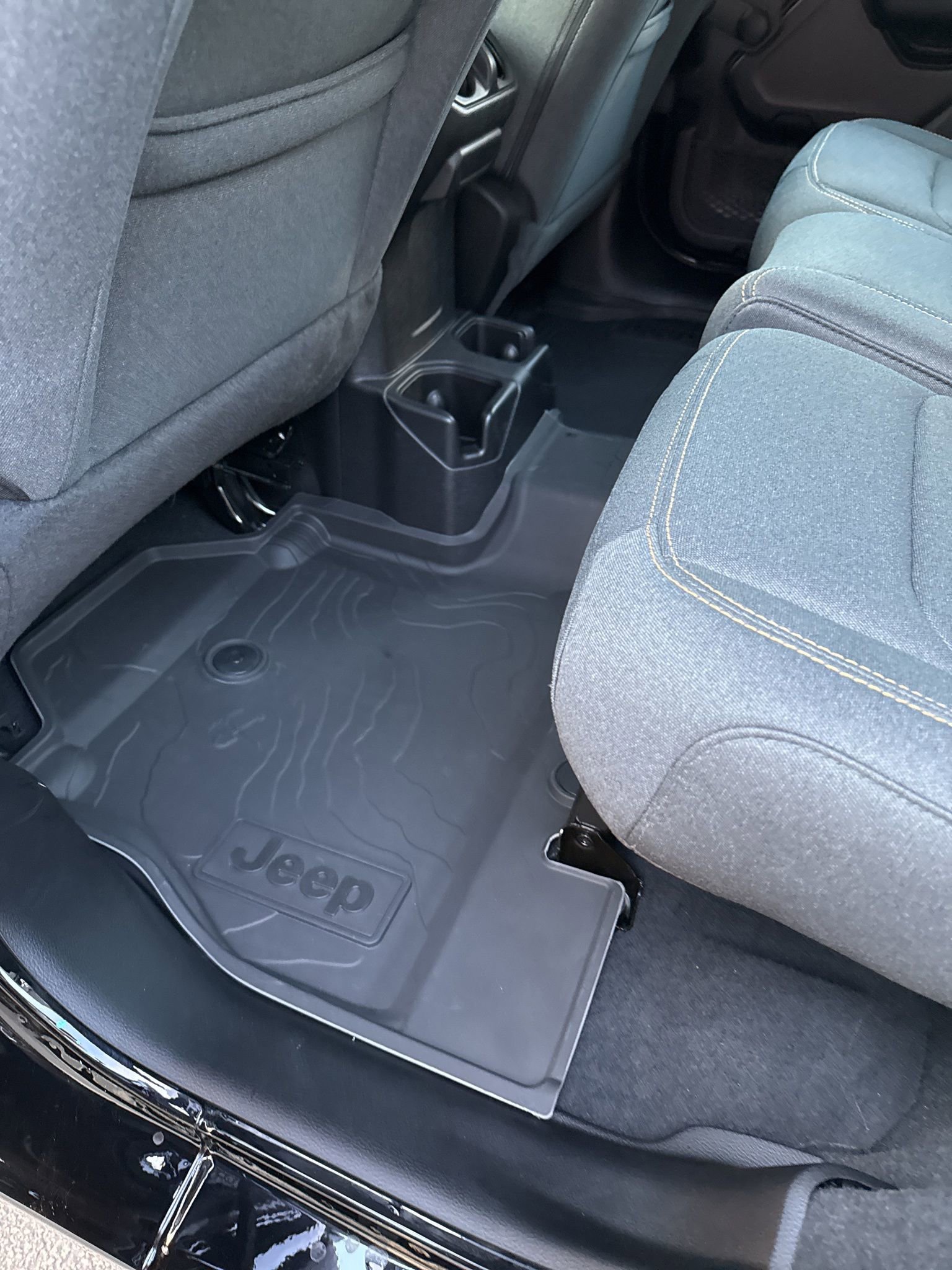 Used 2024 Jeep Wrangler Sport image 26