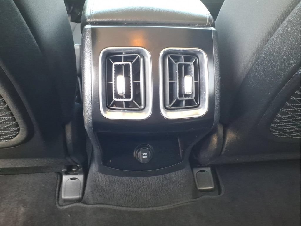 Used 2025 Kia Sorento LX FWD image 14
