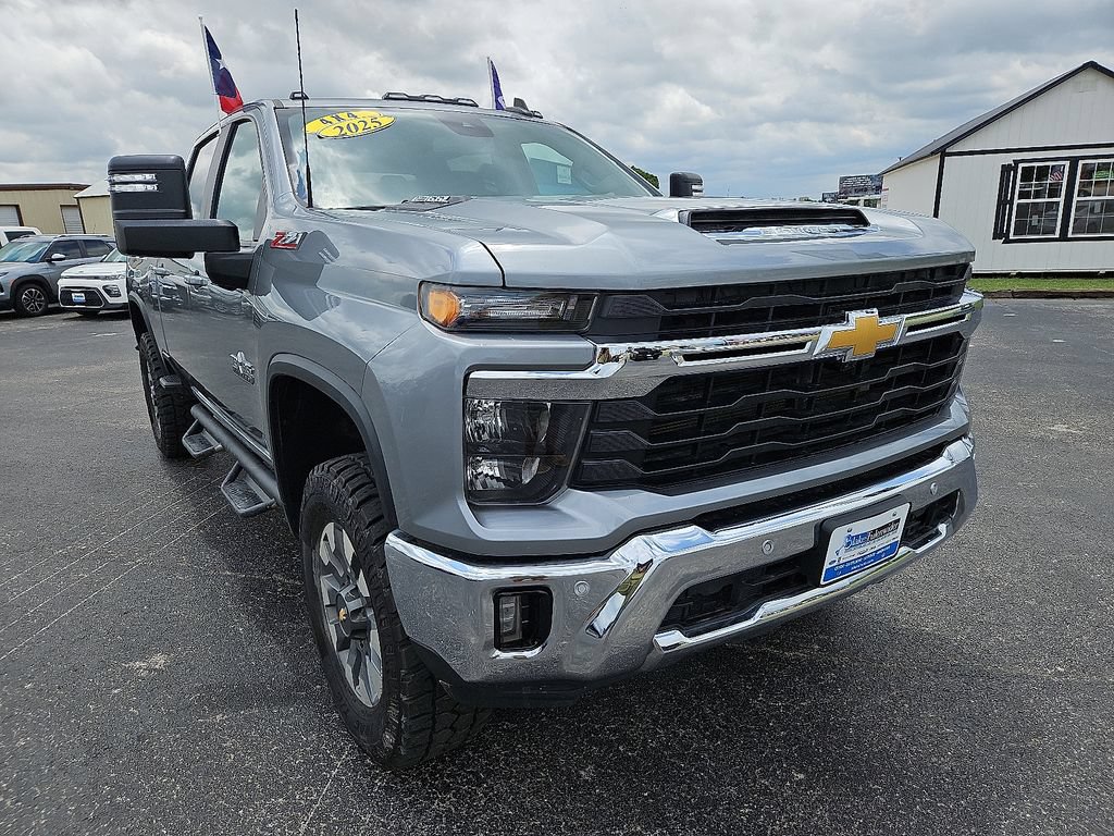 Used 2025 Chevrolet Silverado 2500 LT w/ Texas Edition AWD/4WD image 11