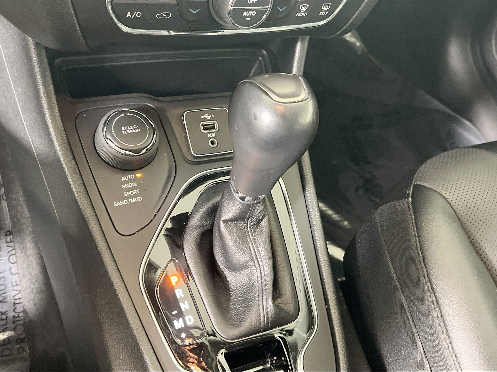 Used 2022 Jeep Cherokee Limited AWD/4WD image 16