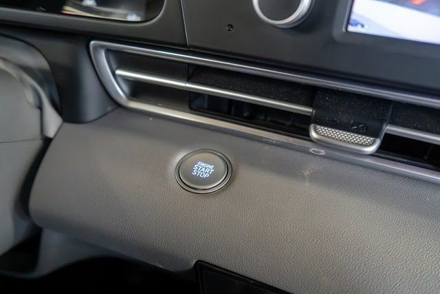 Used 2021 Hyundai Elantra Blue image 38