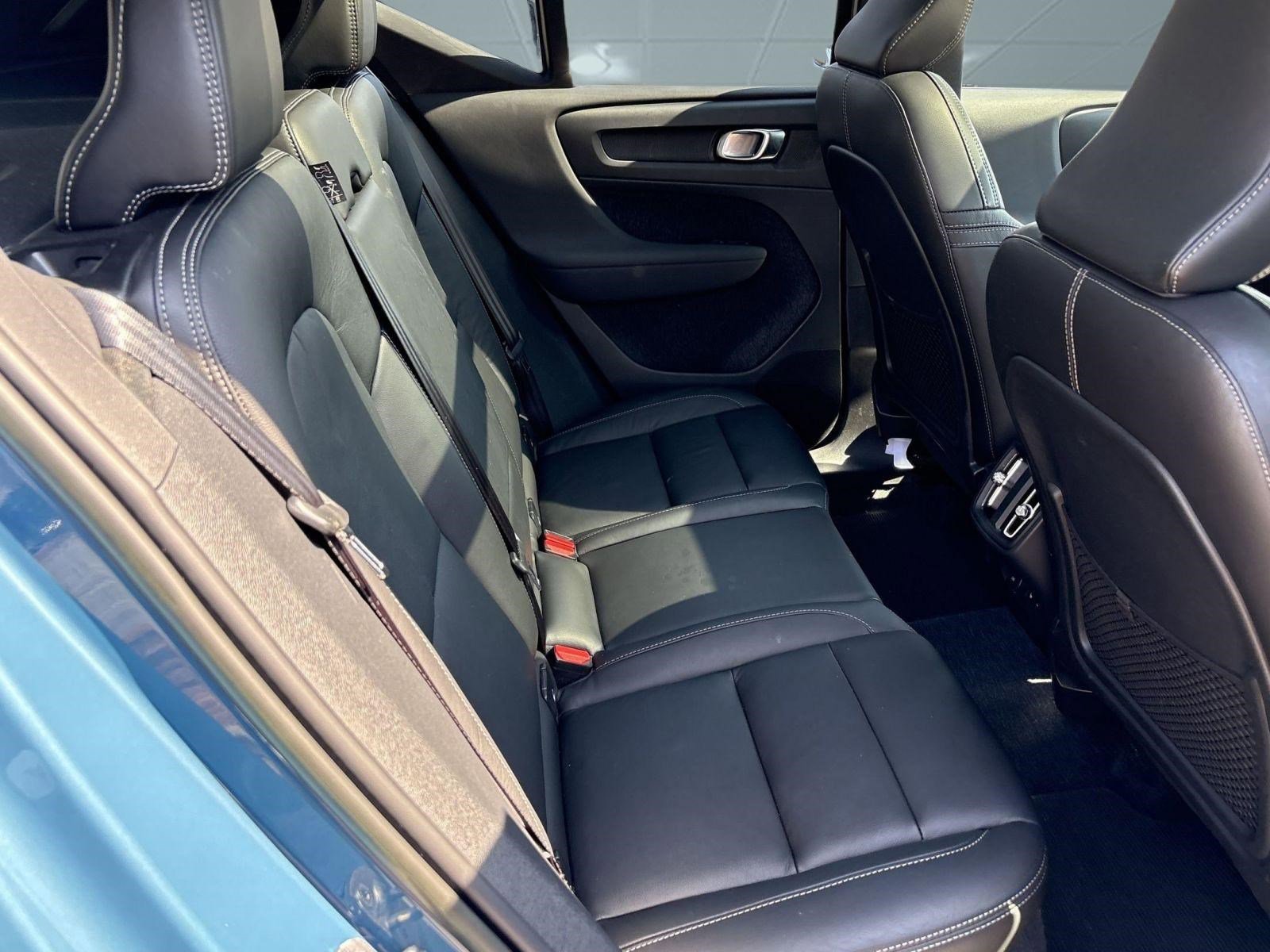 Certified 2023 Volvo XC40 B5 Plus w/ Driver Assist Package image 28