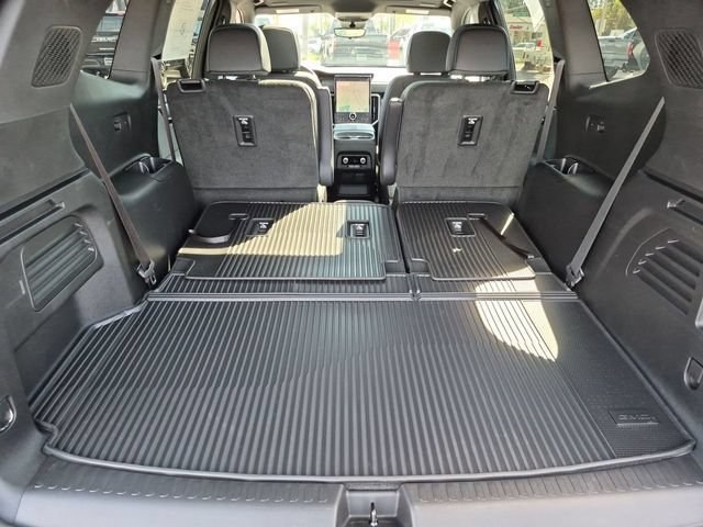 New 2026 GMC Acadia AT4 w/ LPO, Floor Liner Package AWD/4WD image 28