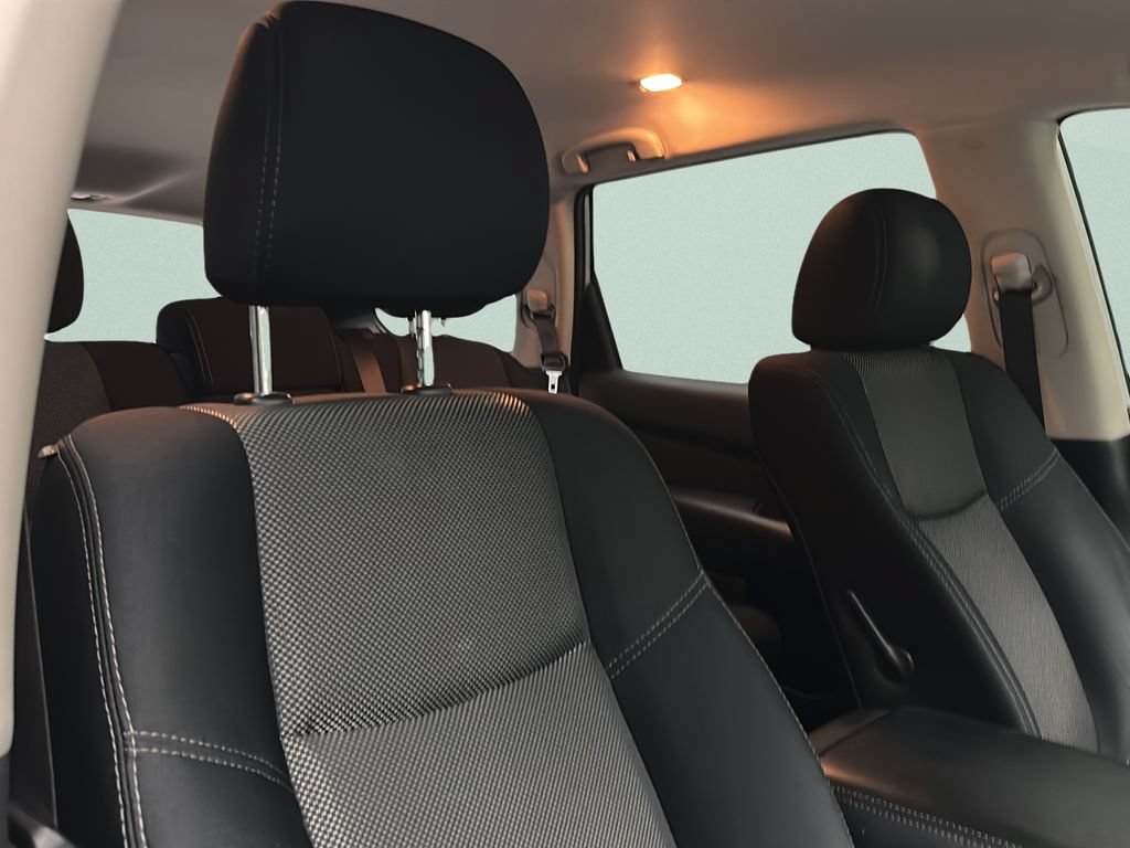 Used 2018 Nissan Pathfinder SV AWD/4WD image 22