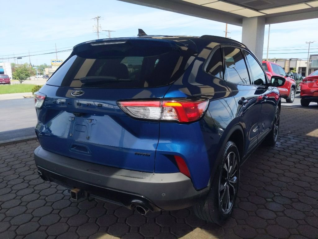 Used 2022 Ford Escape SEL w/ SEL Stealth AWD Package image 6