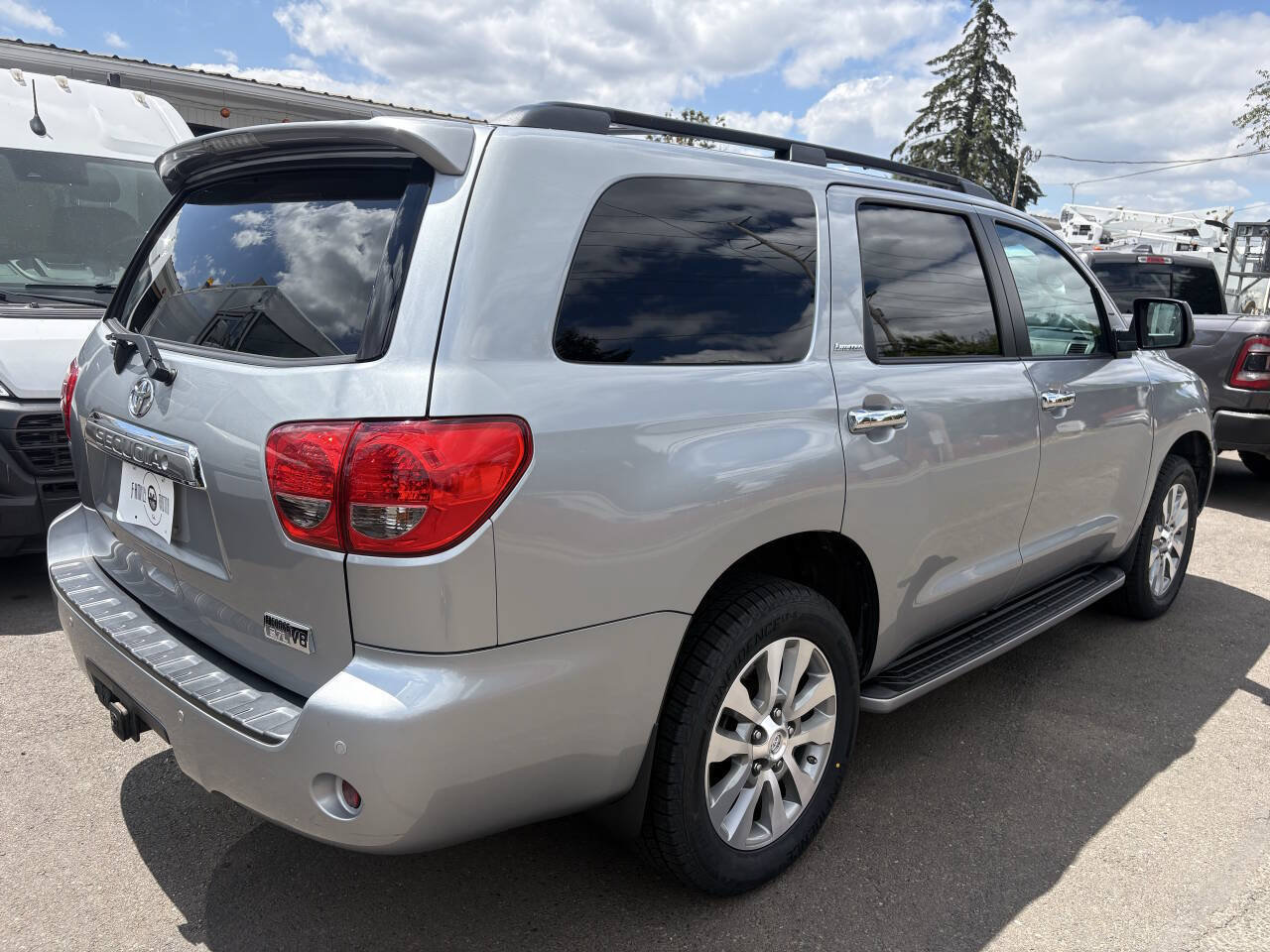 Used 2016 Toyota Sequoia Limited w/ Safety & Convenience Package AWD/4WD image 6