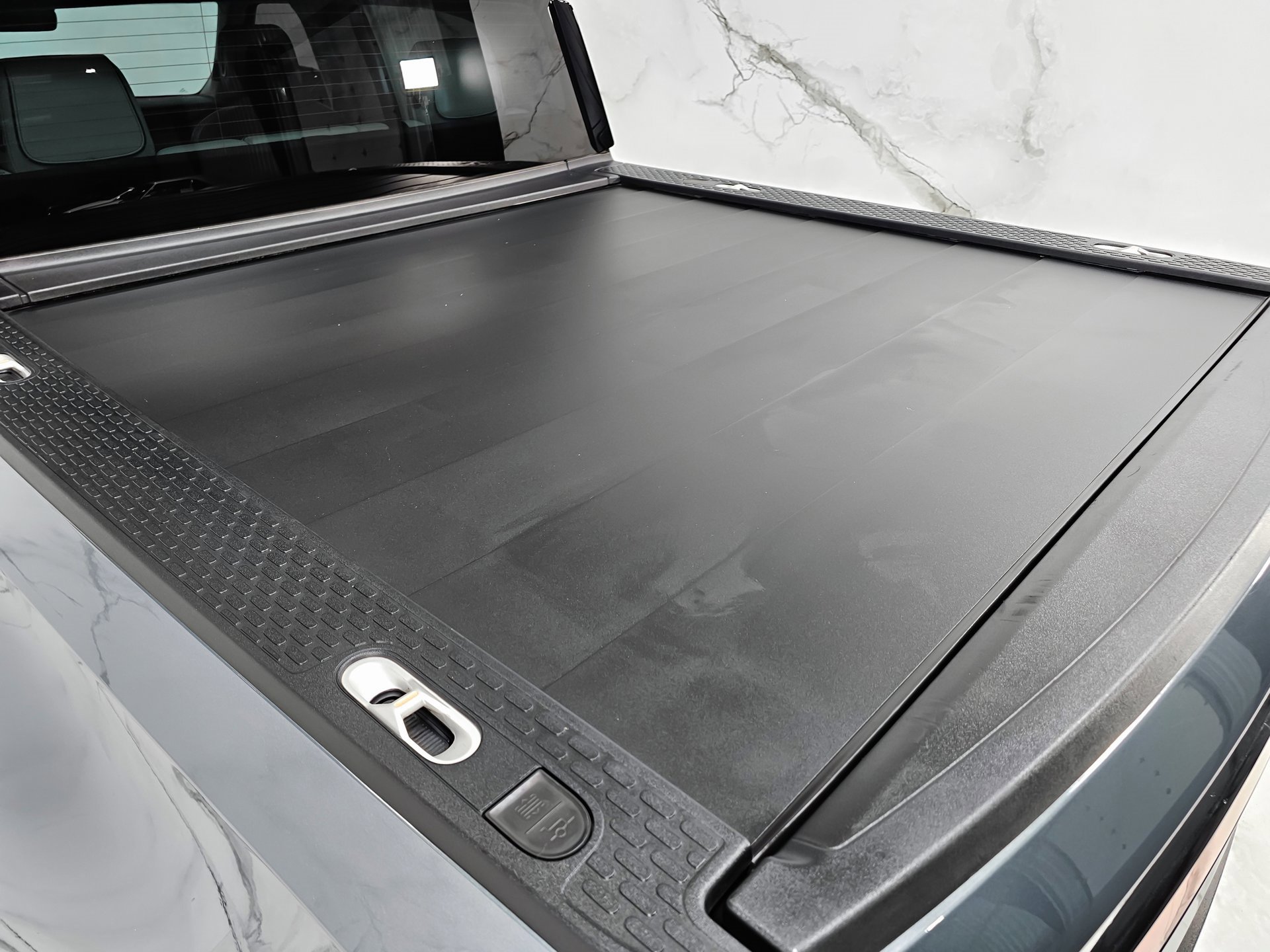 Used 2022 Rivian R1T Adventure image 13