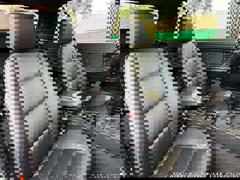 Used 1999 BMW 323i Convertible image 28