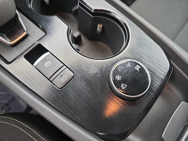 Used 2025 Nissan Rogue S AWD/4WD image 39