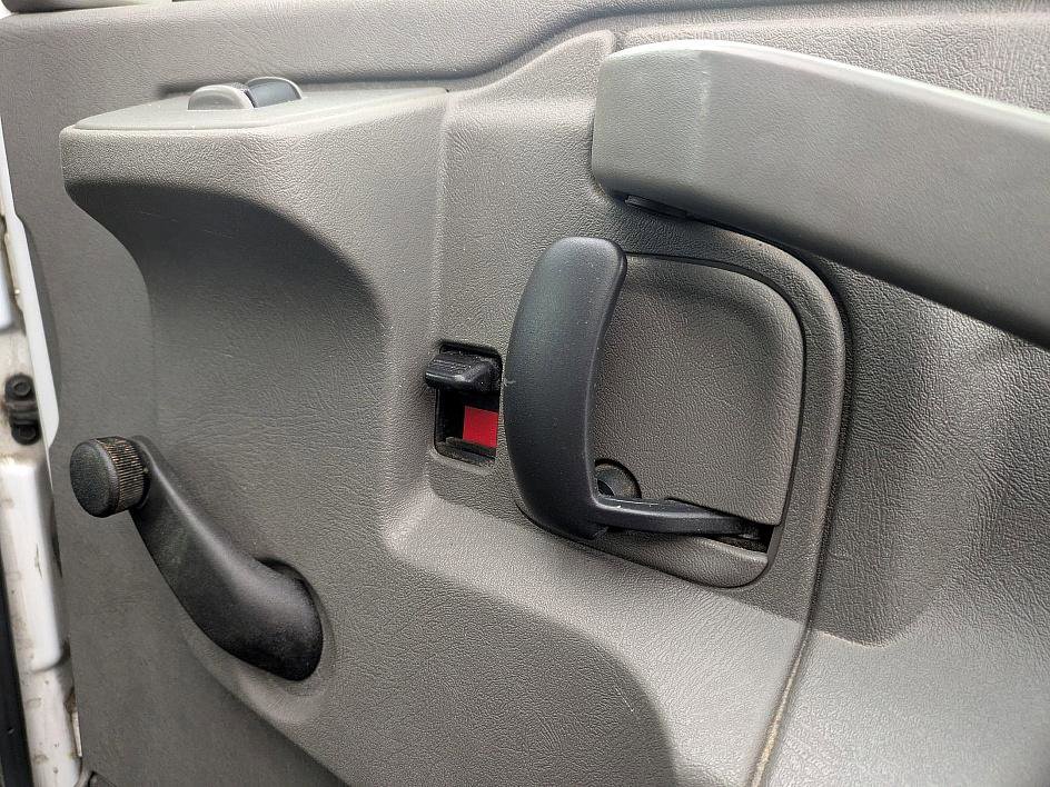 Used 2018 GMC Savana 3500 Extended w/ Driver Convenience Package image 24