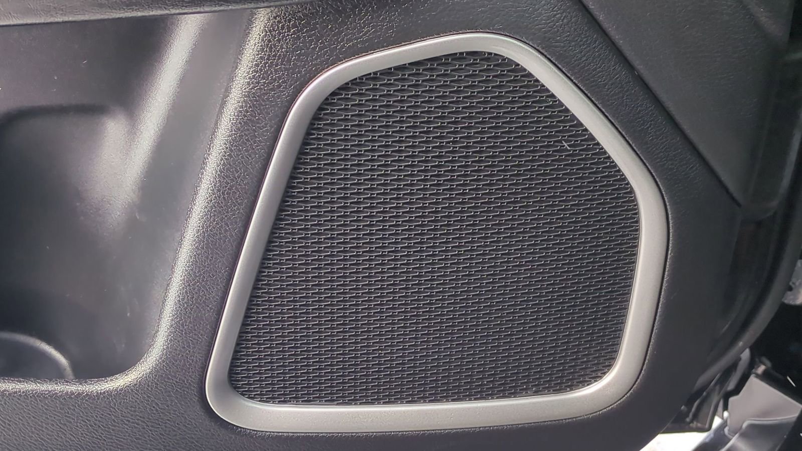 Used 2020 Jeep Compass Limited image 32