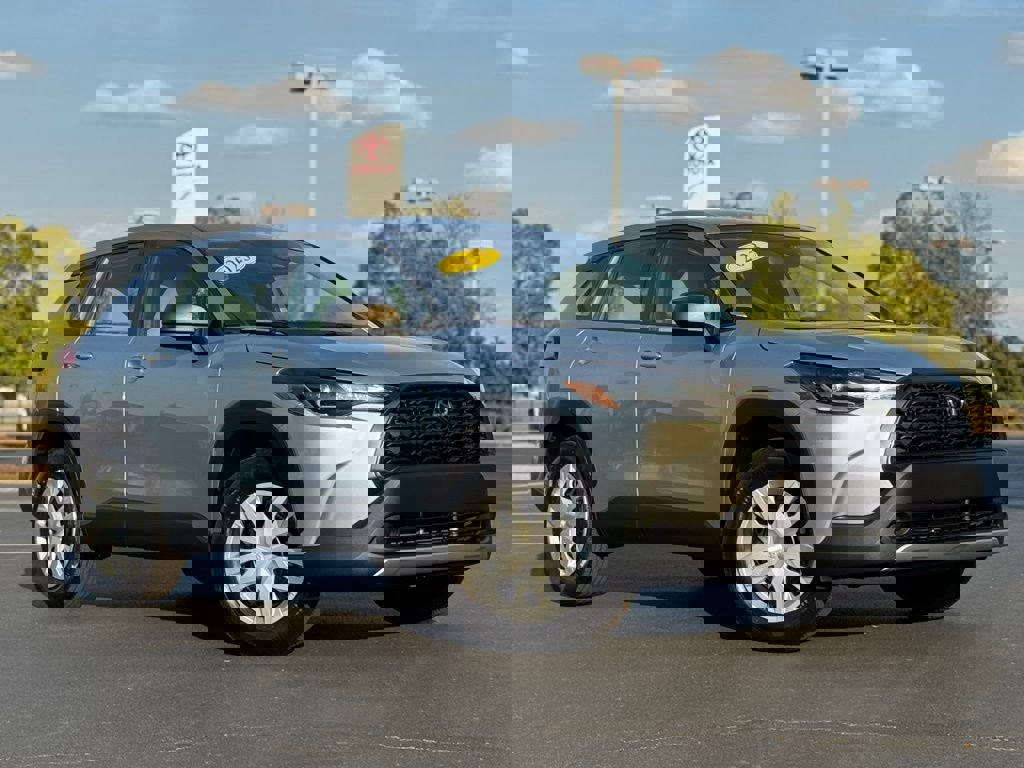 Certified 2023 Toyota Corolla Cross L image 2