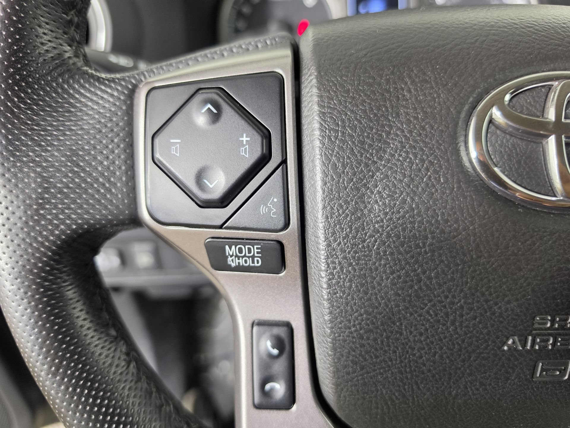 Used 2023 Toyota Tacoma SR5 AWD/4WD image 12