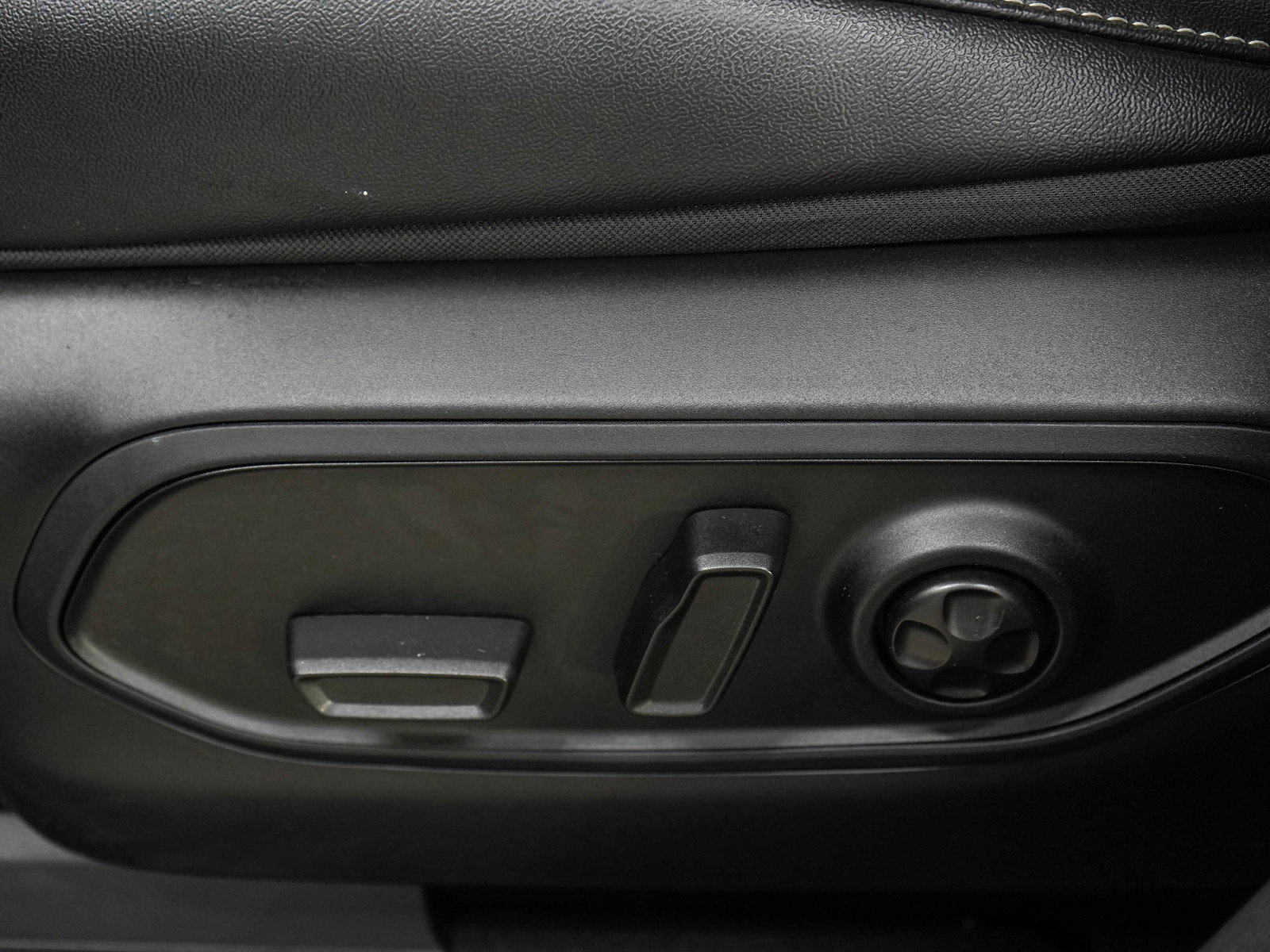 Used 2024 Jeep Grand Cherokee Limited 4xe AWD/4WD image 24