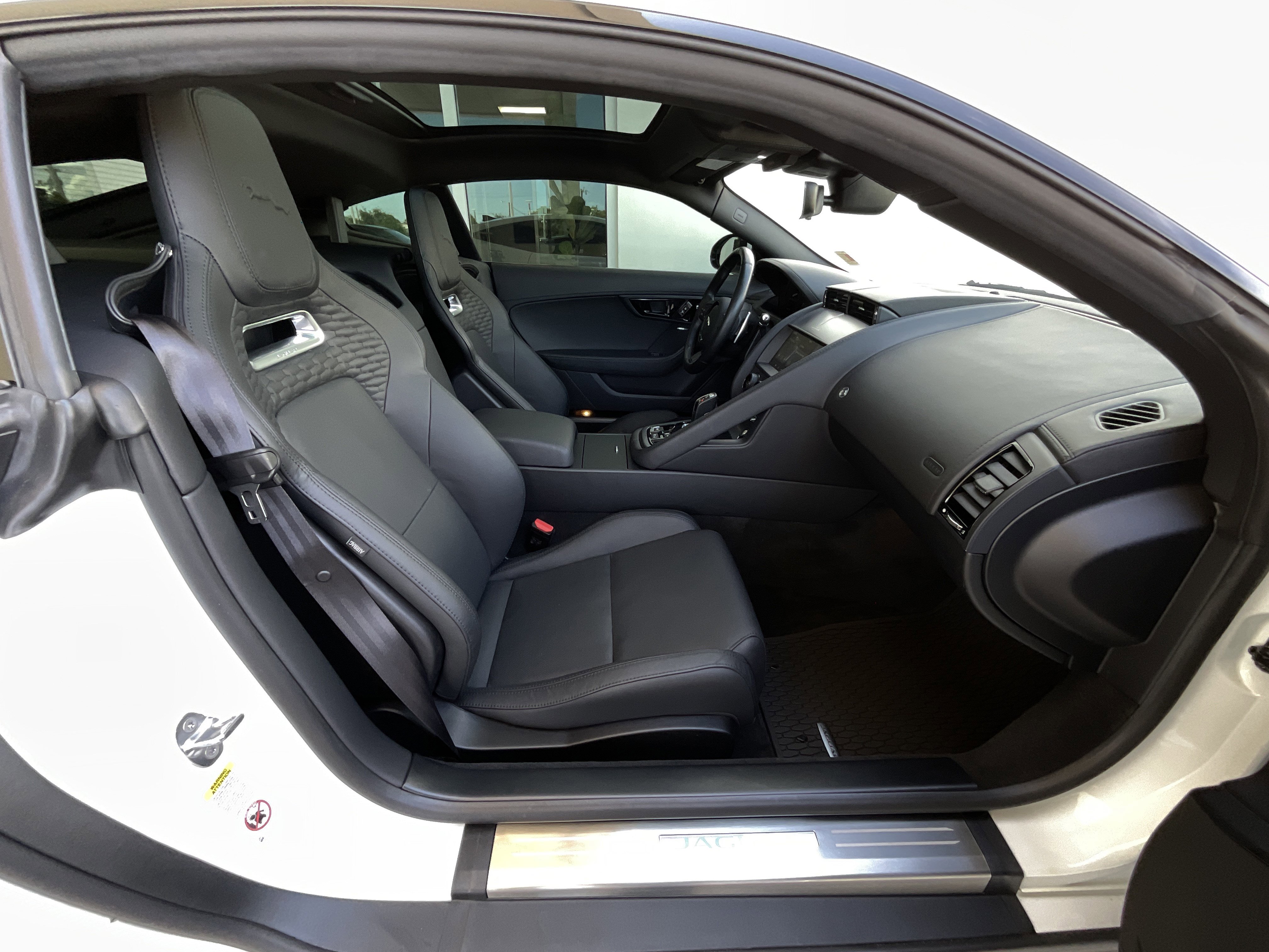 Used 2023 Jaguar F-TYPE Coupe RWD image 19