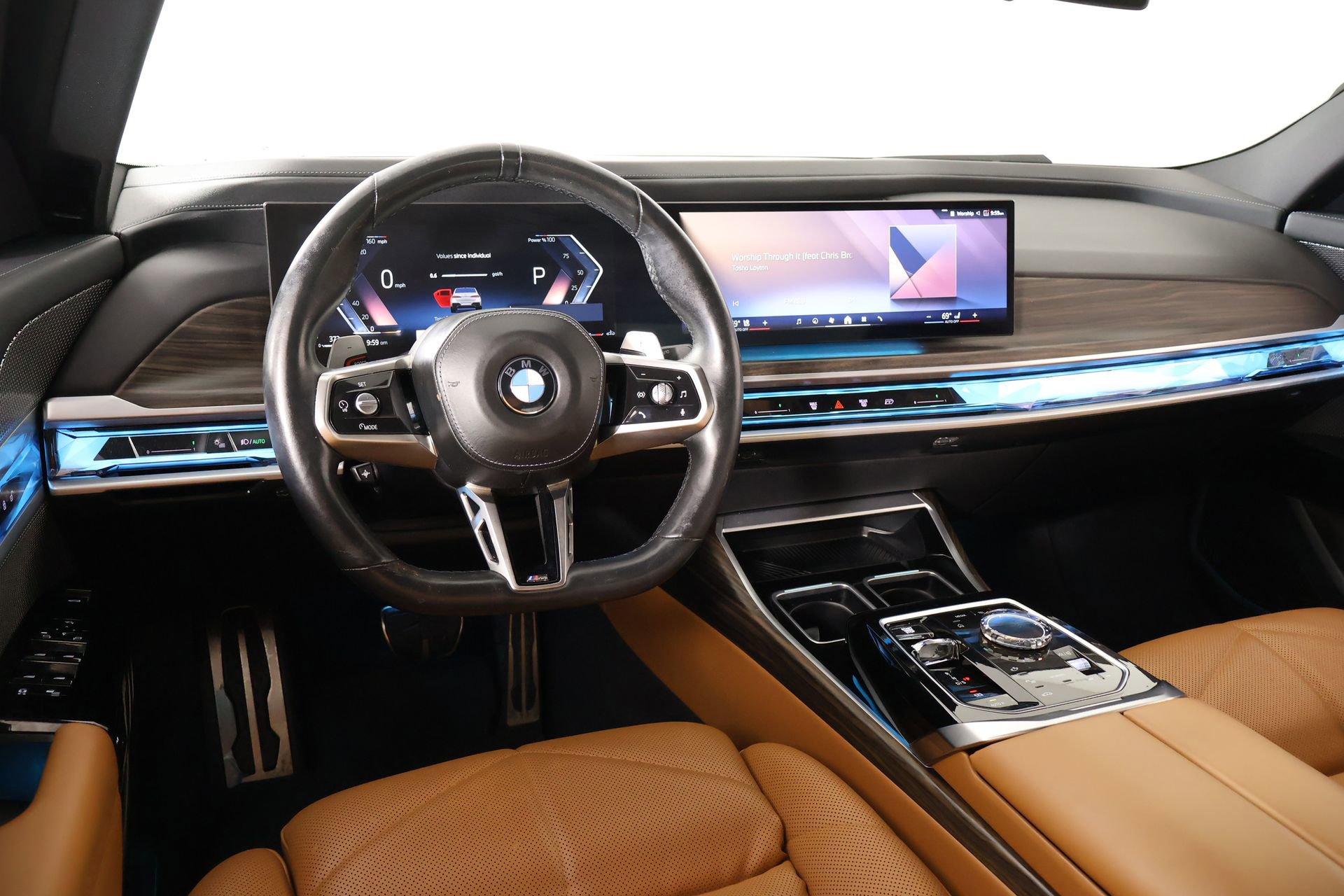 Used 2023 BMW 740i w/ Parking Assistance Package video 2