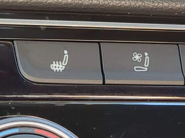 Certified 2022 Volkswagen Atlas Cross Sport SEL Premium R-Line AWD/4WD image 27