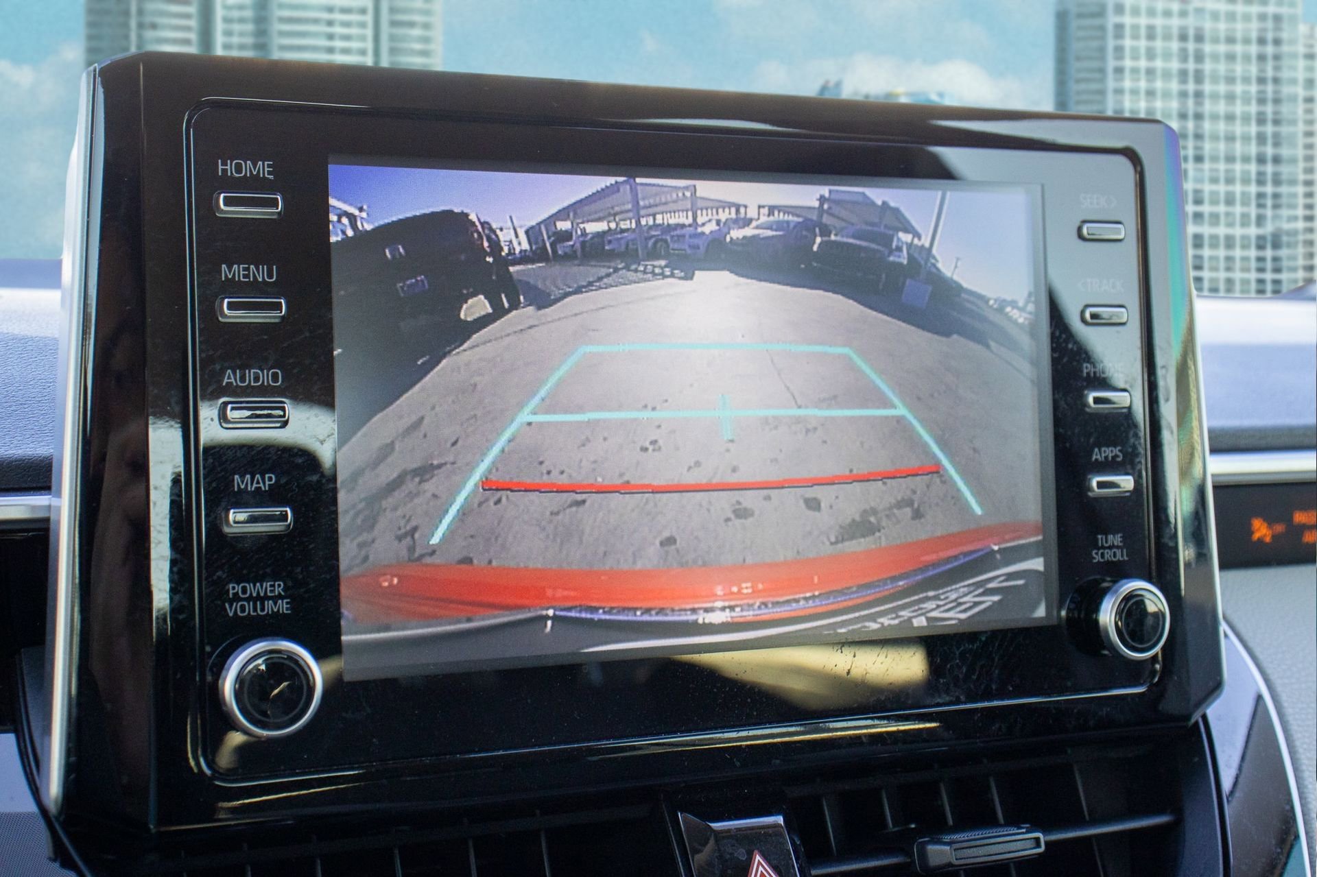 Used 2020 Toyota Corolla LE image 29