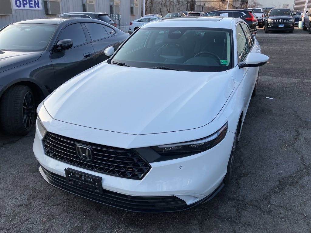 Used 2023 Honda Accord EX-L image 2