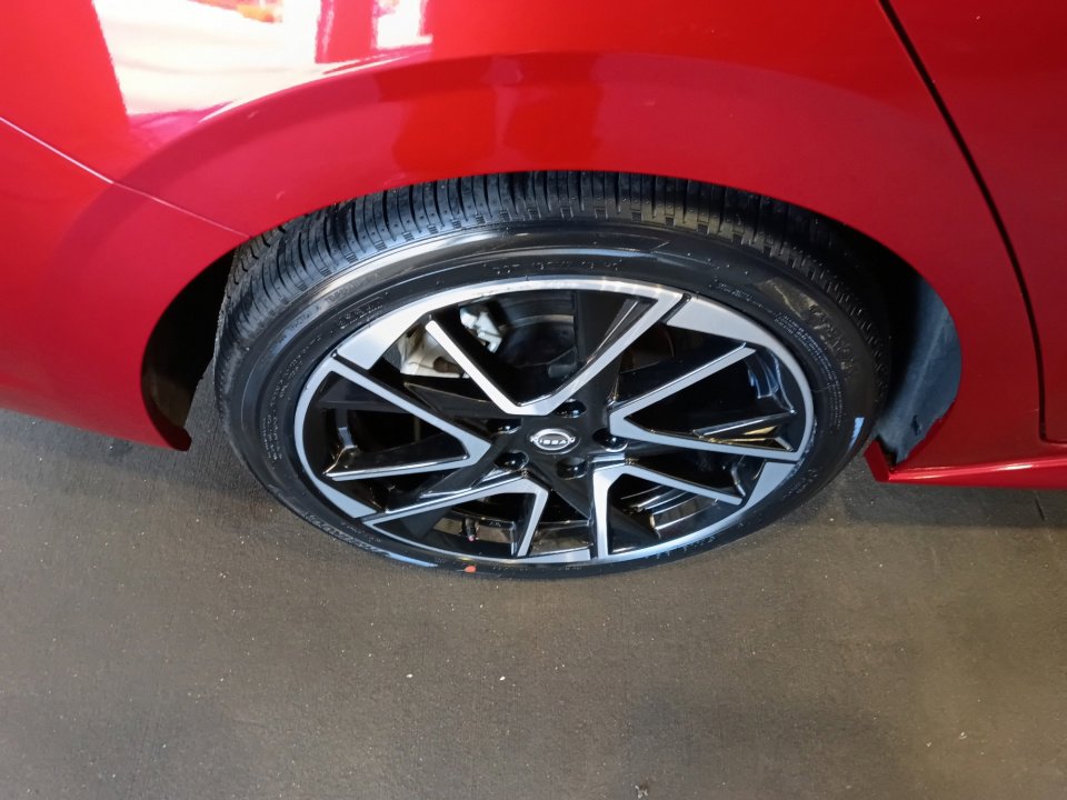 Used 2024 Nissan Sentra SR w/ SR Premium Package FWD image 23