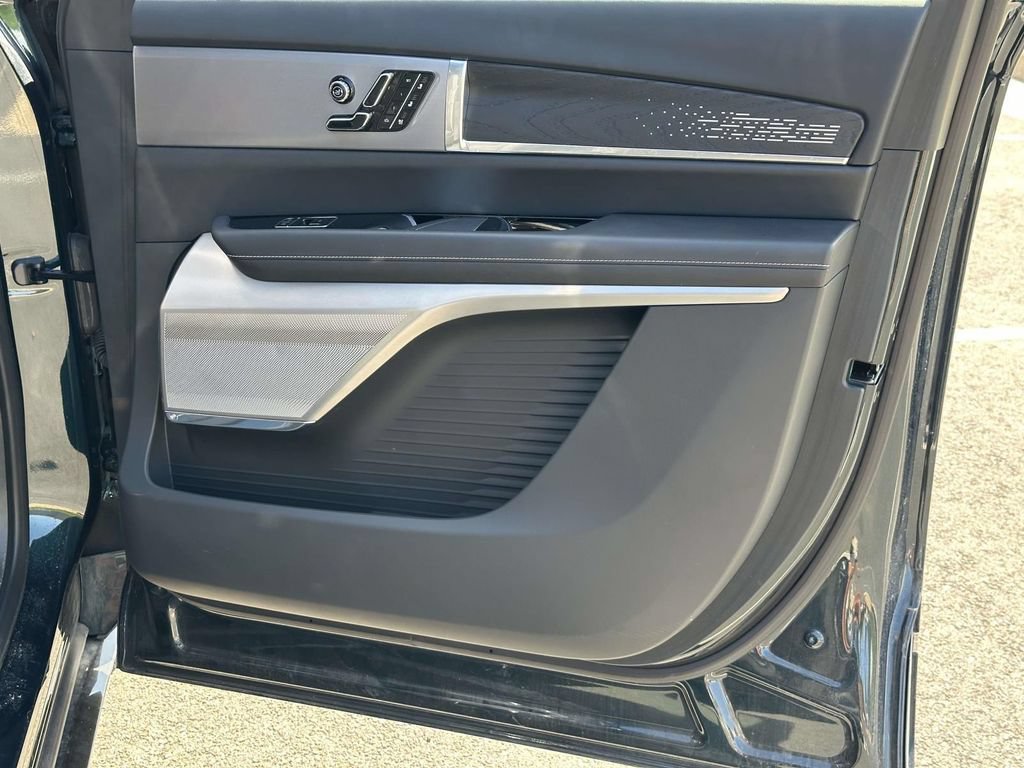 Certified 2026 Cadillac Vistiq Platinum w/ LPO, Floor Liner Package AWD/4WD image 27
