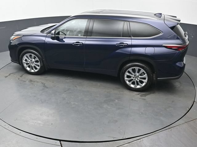 Certified 2024 Toyota Highlander Limited AWD/4WD image 40