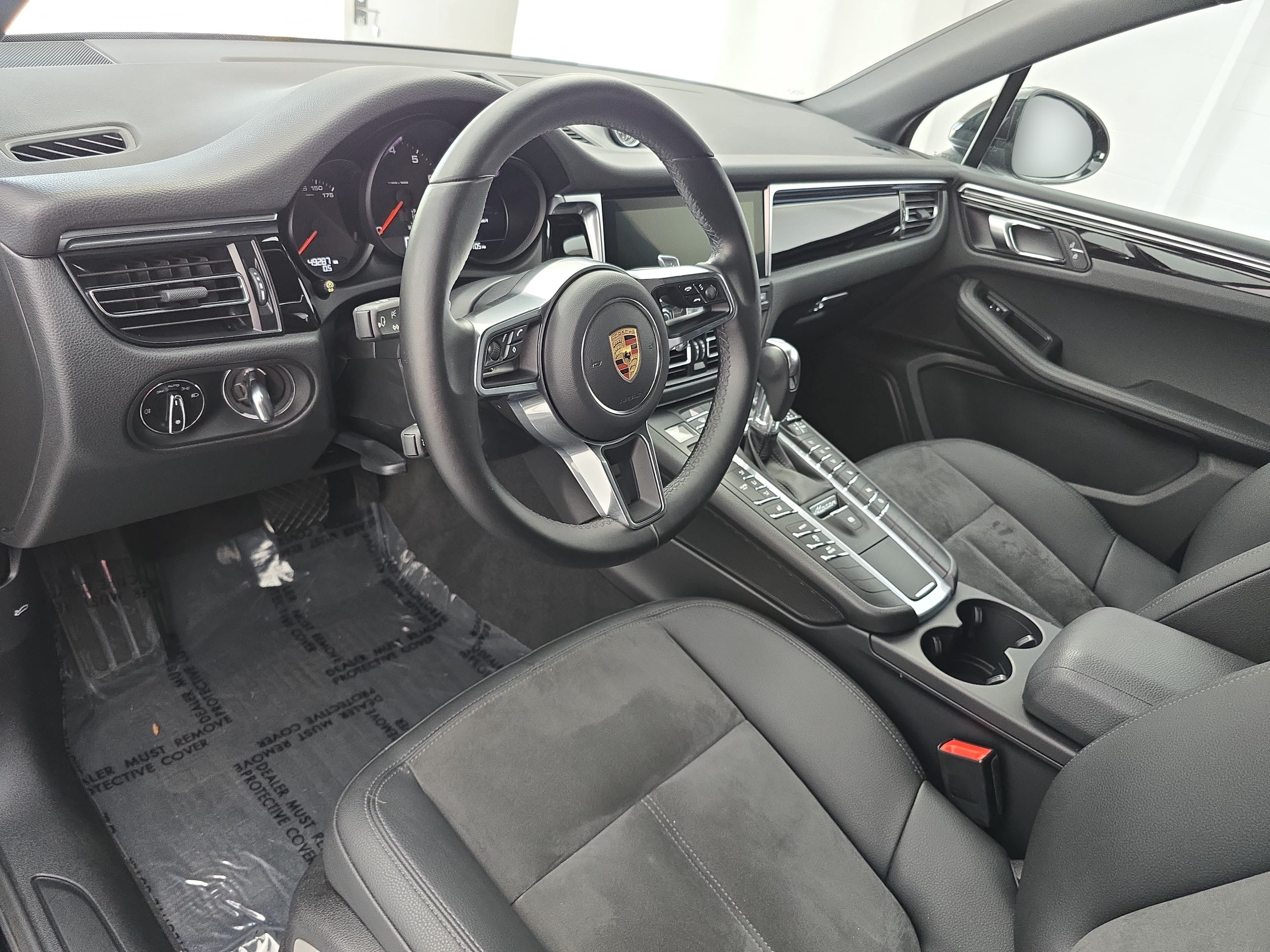 Used 2020 Porsche Macan AWD/4WD image 16