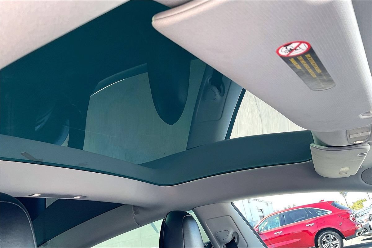 Used 2020 Tesla Model 3 Standard Range Plus RWD image 7