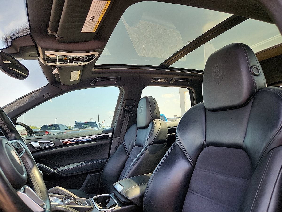 Used 2018 Porsche Cayenne Platinum Edition AWD/4WD image 7