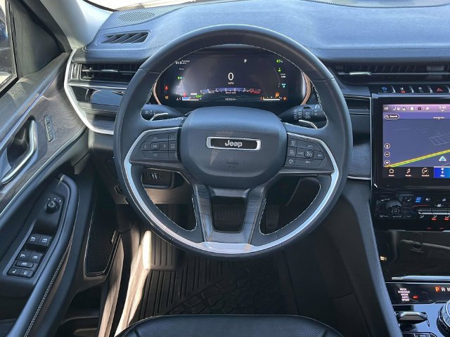 Used 2023 Jeep Grand Cherokee 4WD 4xe w/ Luxury Tech Group II image 18