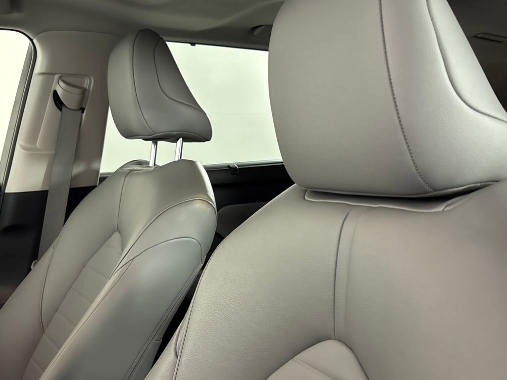 Used 2024 Toyota Highlander XLE image 10