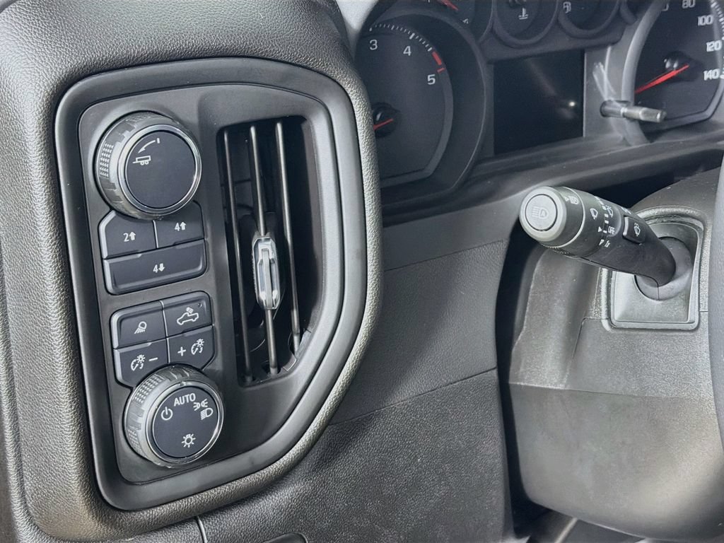 Used 2025 Chevrolet Silverado 2500 Custom w/ Custom Value Package AWD/4WD image 10