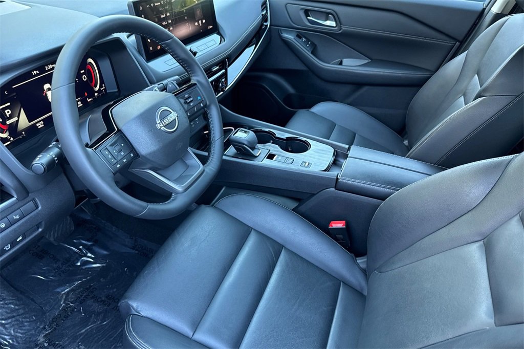 Certified 2025 Nissan Rogue SL w/ SL Premium Package image 10