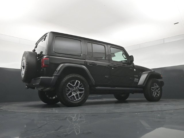 Used 2024 Jeep Wrangler Unlimited Sahara w/ Dual Top Group AWD/4WD image 23