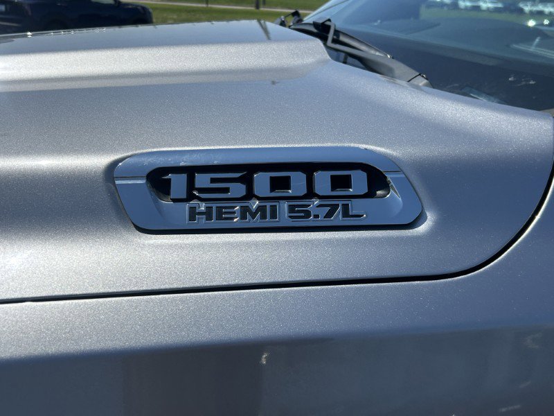 Used 2019 RAM 1500 Laramie AWD/4WD image 18