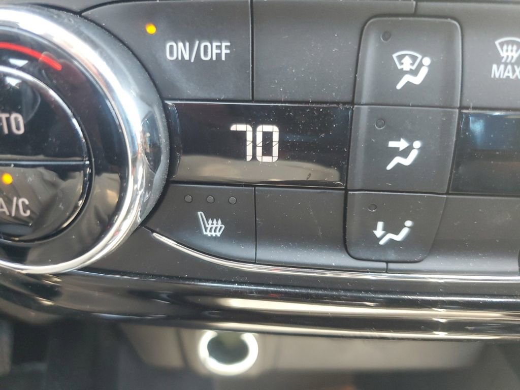 Used 2024 Chevrolet Trax LT w/ Driver Confidence Package FWD image 22