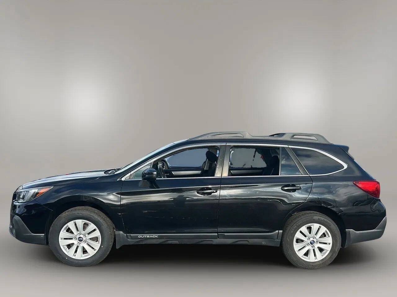 Used 2018 Subaru Outback 2.5i Premium AWD/4WD image 4