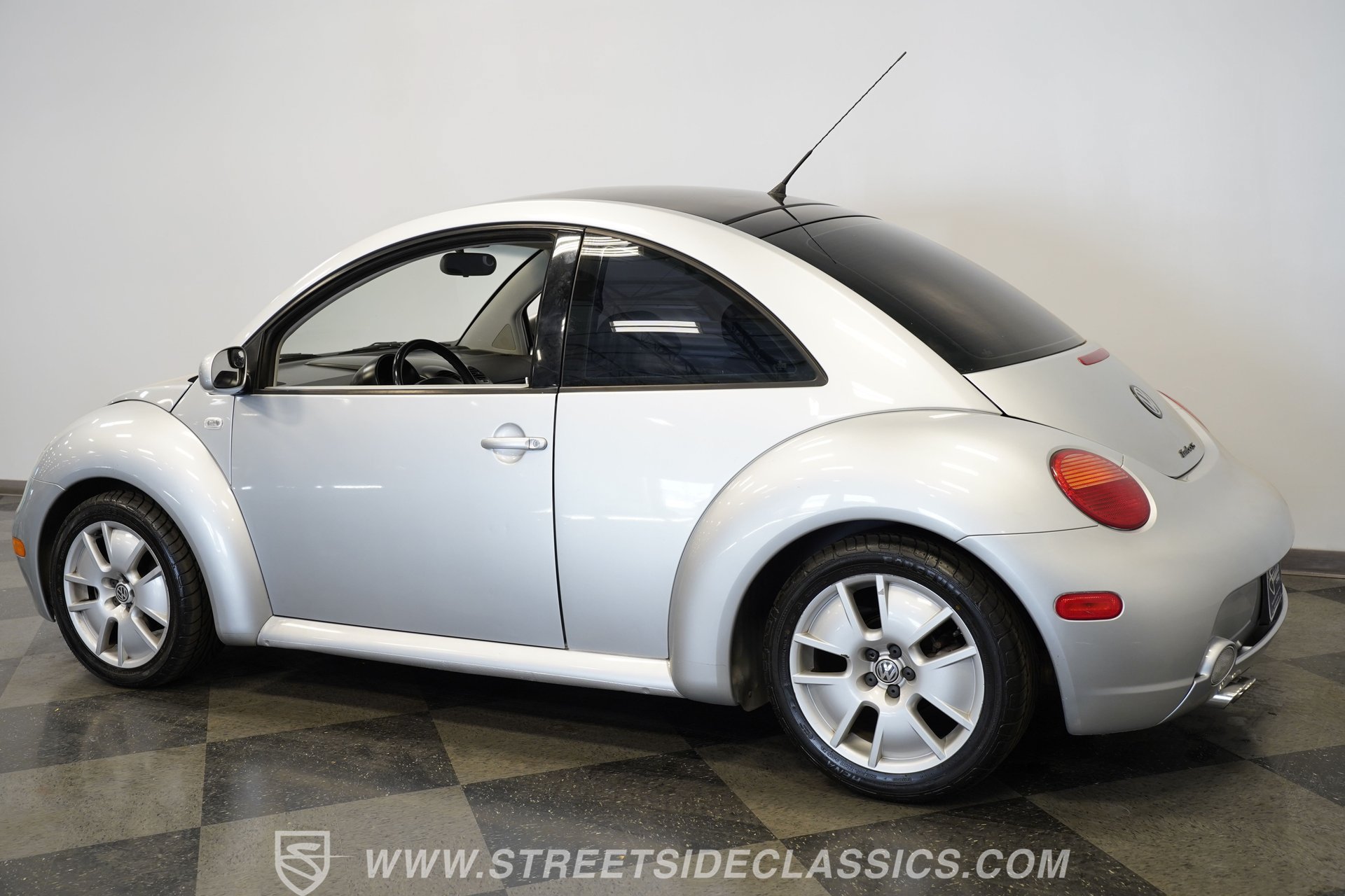 Used 2003 Volkswagen Beetle S FWD image 9
