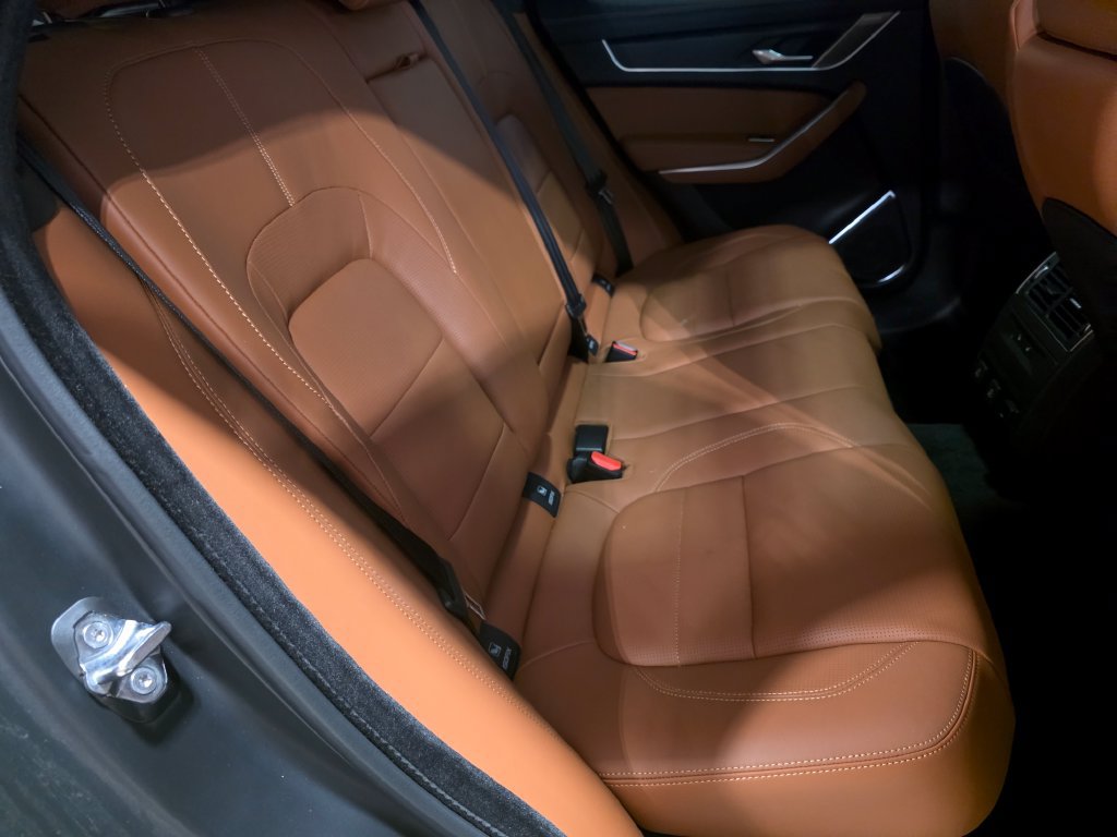 Certified 2025 Jaguar F-PACE R-Dynamic S AWD/4WD image 12