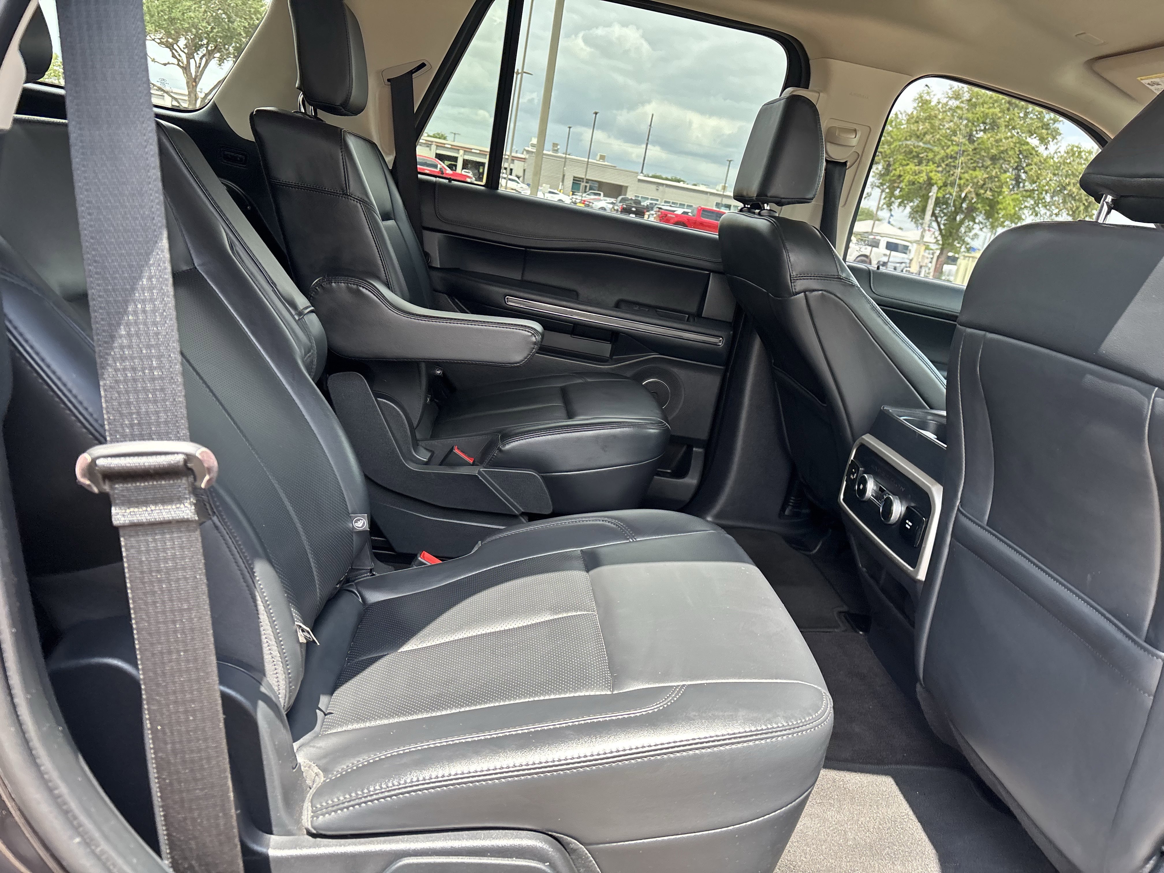 Certified 2023 Ford Expedition XLT RWD image 27
