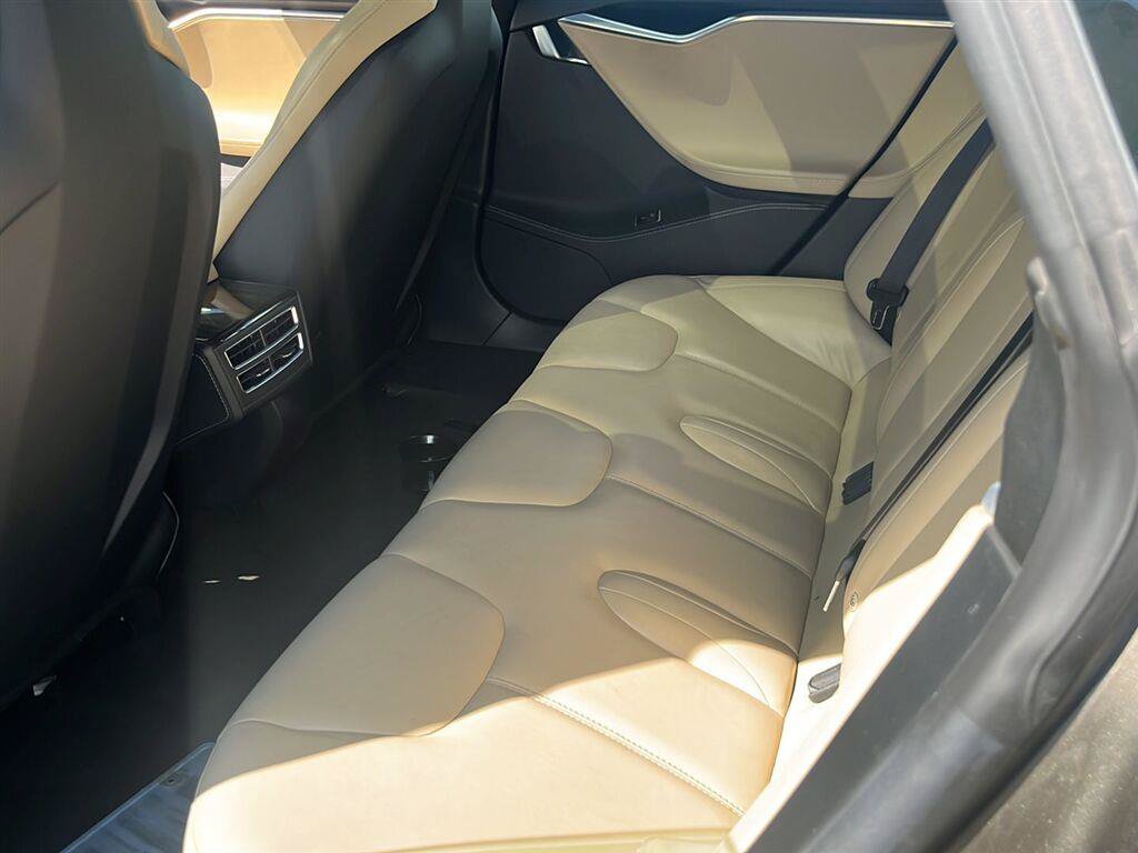 Used 2015 Tesla Model S 70D AWD/4WD image 10
