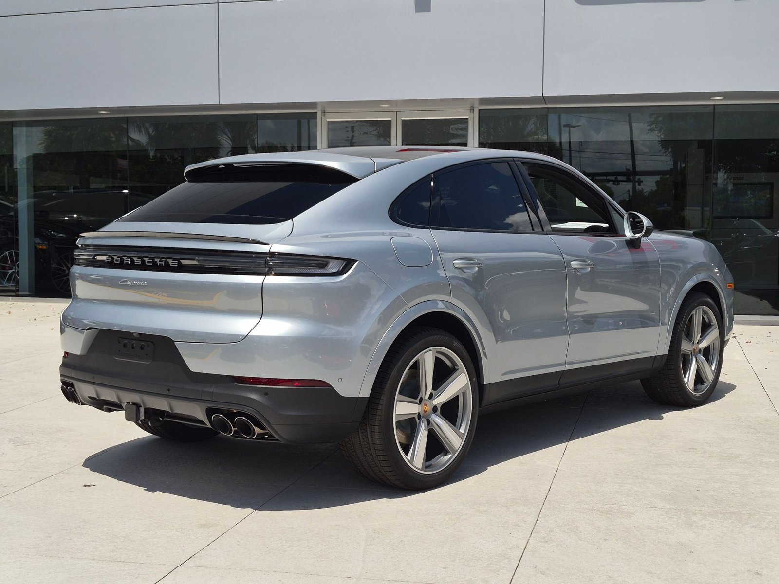 New 2026 Porsche Cayenne Coupe AWD/4WD image 9