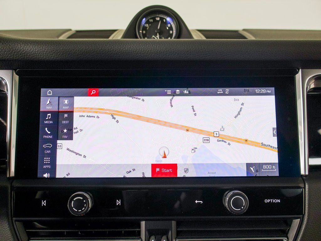 Used 2025 Porsche Macan image 16