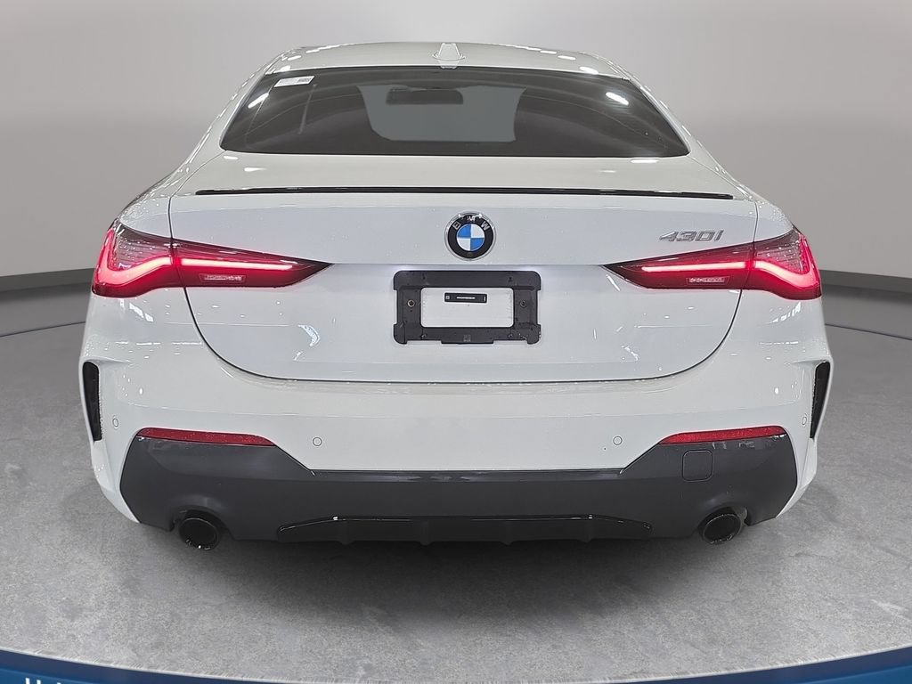Used 2024 BMW 430i Coupe w/ M Sport Package RWD image 6