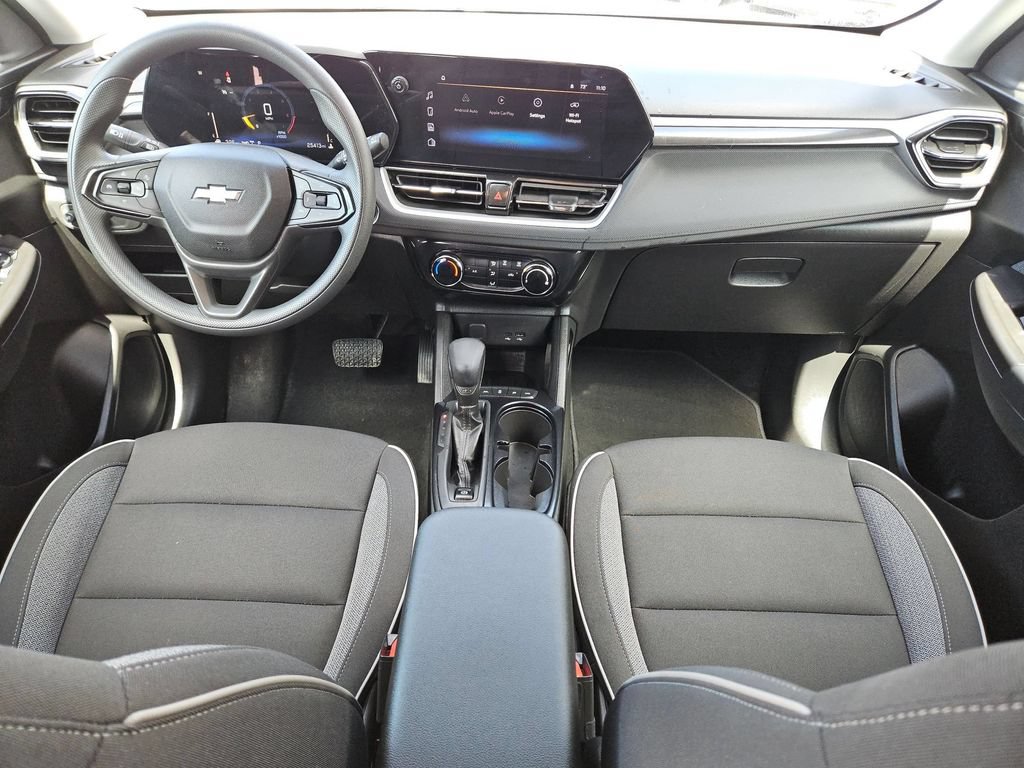 Used 2025 Chevrolet TrailBlazer LT AWD/4WD image 19