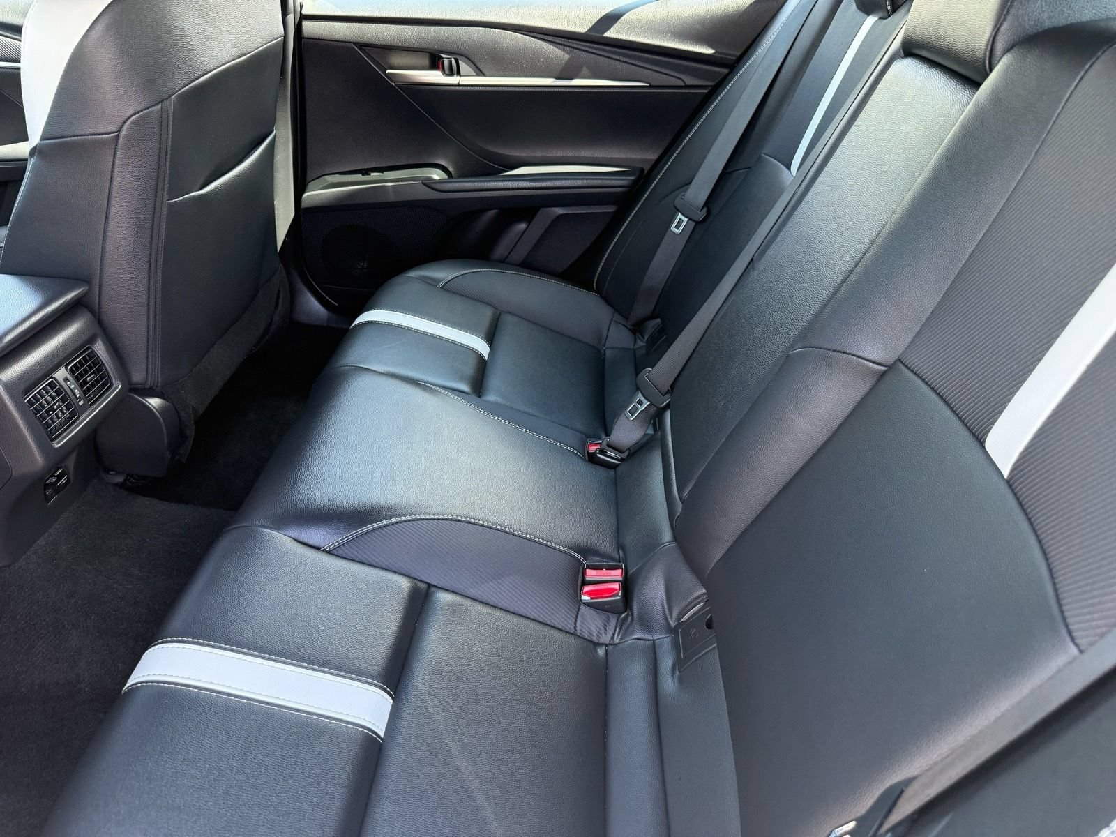 Used 2026 Toyota Camry SE w/ Convenience Package FWD image 27
