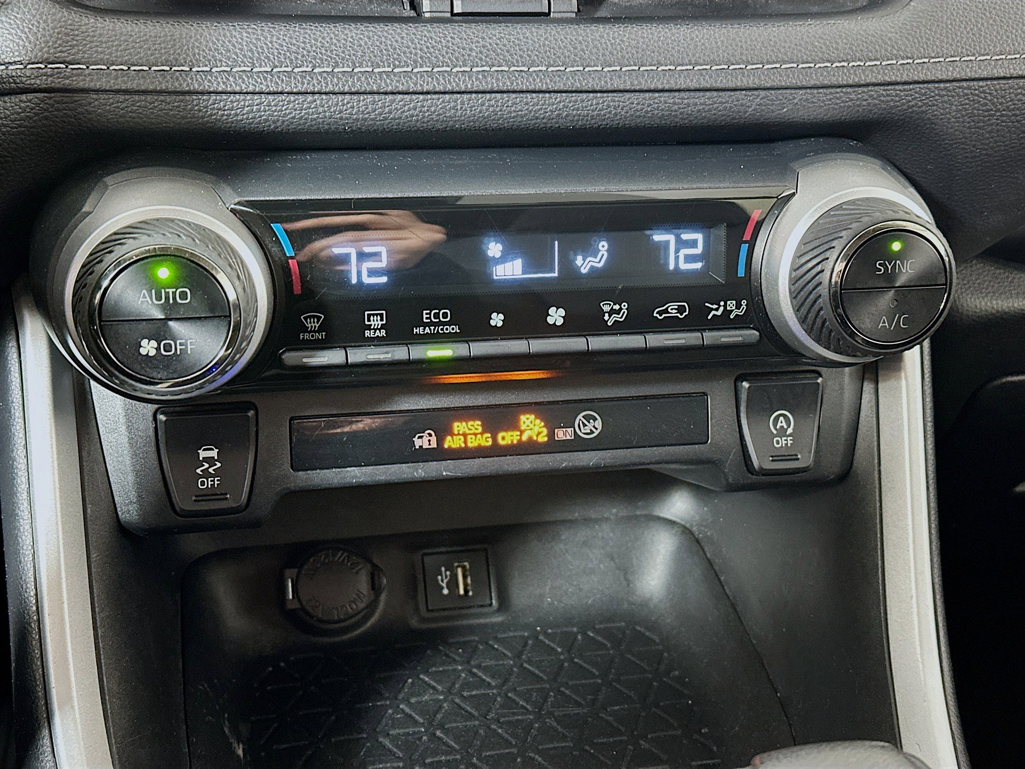 Used 2023 Toyota RAV4 XLE image 15