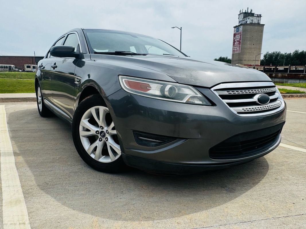 Used 2011 Ford Taurus SEL w/ 201A Rapid Spec Order Code FWD image 3